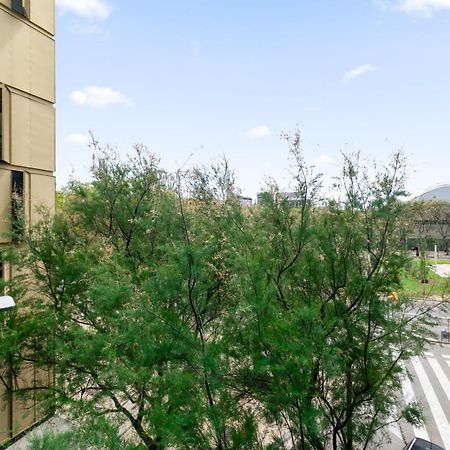 Fira Gran Via 2 - Private Rooms In A Shared Apartment - Habitaciones Privadas En Apartamento Compartido لوسبيتاليت دي يوبريغات المظهر الخارجي الصورة