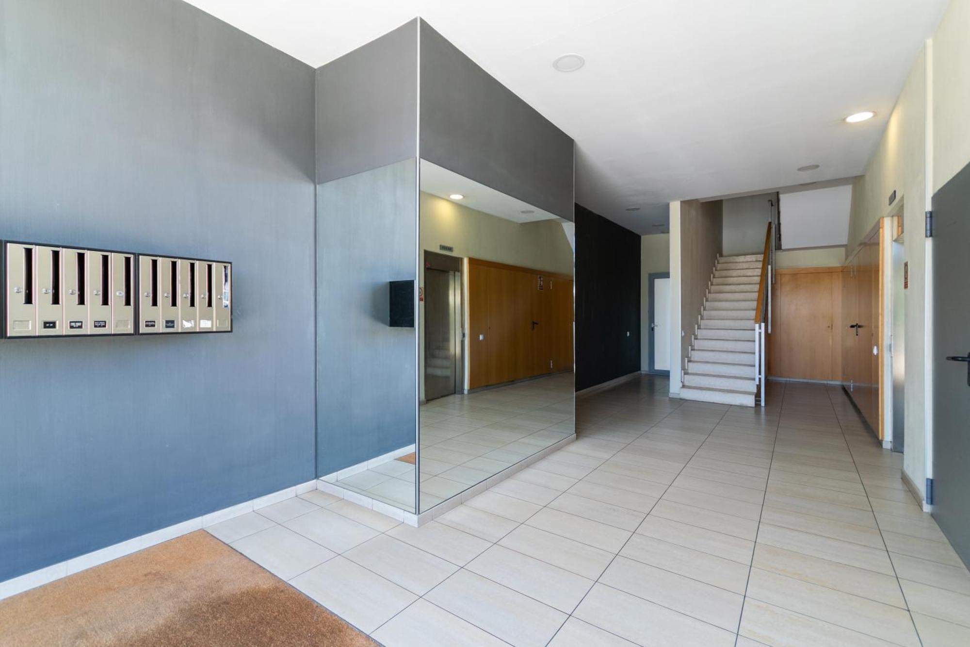 Fira Gran Via 2 - Private Rooms In A Shared Apartment - Habitaciones Privadas En Apartamento Compartido لوسبيتاليت دي يوبريغات المظهر الخارجي الصورة